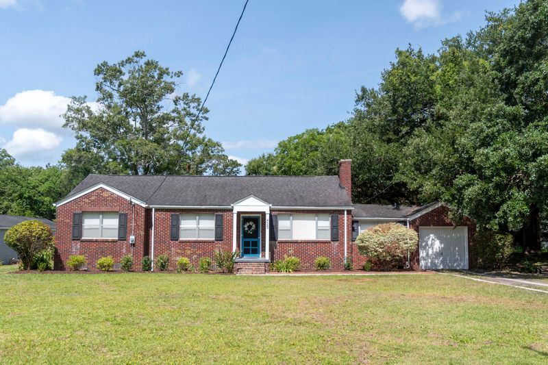 425 Wappoo Rd, Charleston, SC 29407