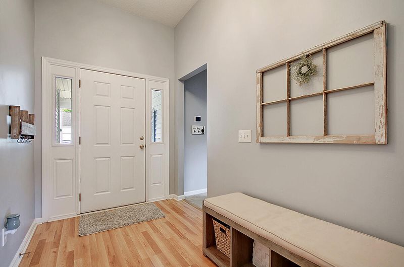 107 Lebsl Ct, Summerville, SC 29483
