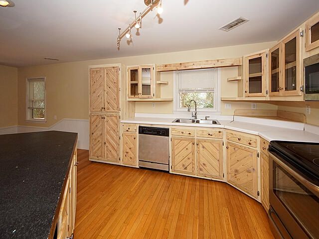 1641 Oak Island Dr, Charleston, SC 29412