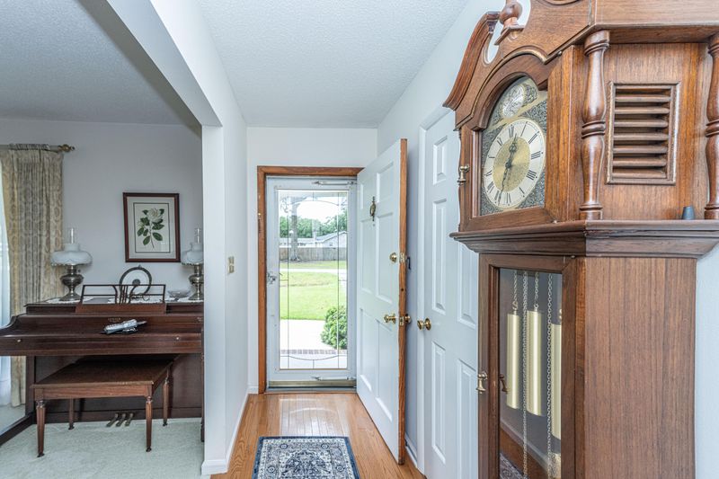 110 Marion Ave, Goose Creek, SC 29445