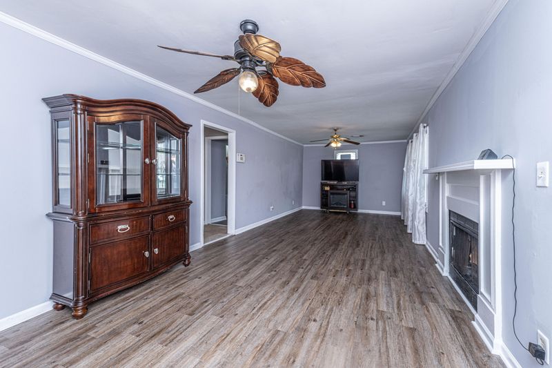 521 Hansford Dr, Goose Creek, SC 29445