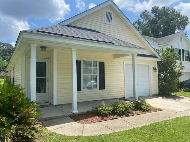8600 Chloe Ln, North Charleston, SC 29406