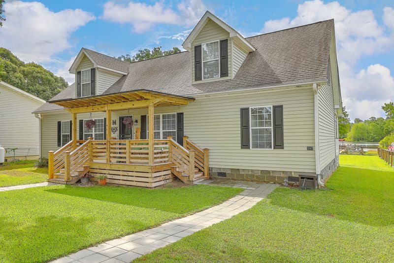 107 Mourning Dove Dr, Bonneau, SC 29431