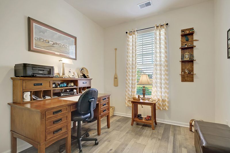 2006 Triple Crown Ln, Ridgeville, SC 29472