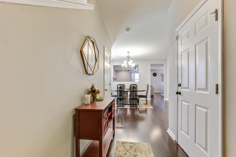 515 Flycatcher Dr, Goose Creek, SC 29445