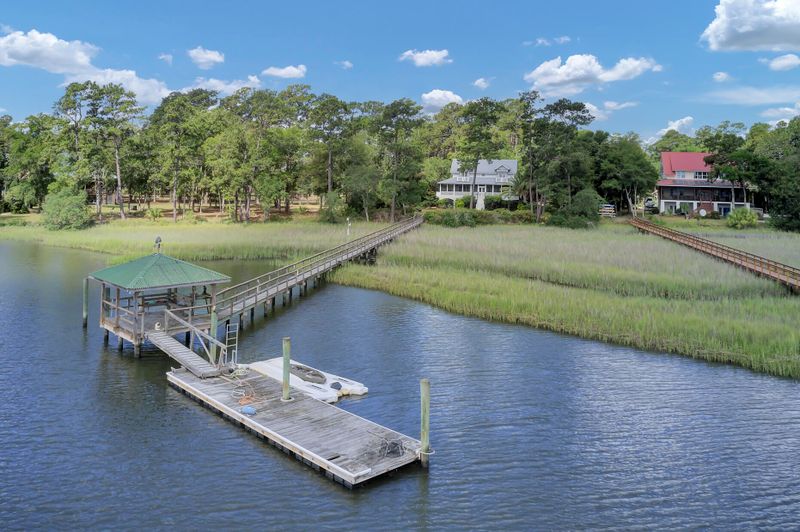 8244 Crooked Creek Ln, Edisto Island, SC 29438