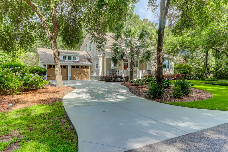 5213 Forest Oaks Dr, Hollywood, SC 29449