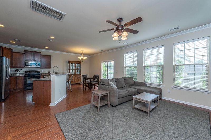 7667 Kinston St, North Charleston, SC 29418