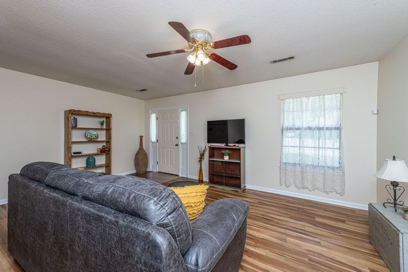 311 Umbria Dr, Summerville, SC 29486