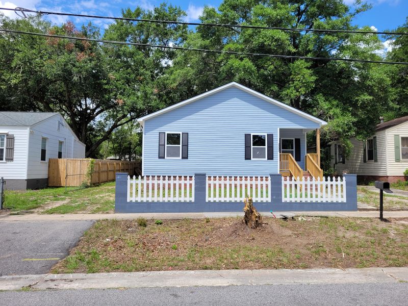 2232 Cambridge Ave, North Charleston, SC 29405