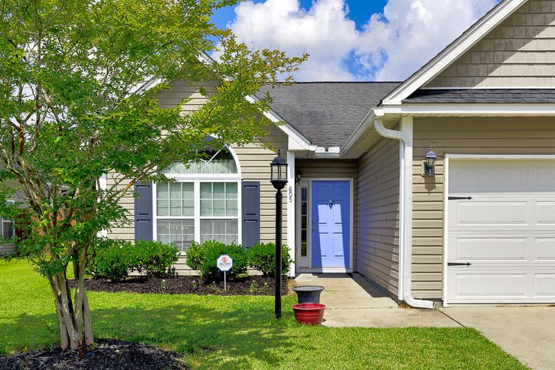 605 Kolb Ct, Goose Creek, SC 29445