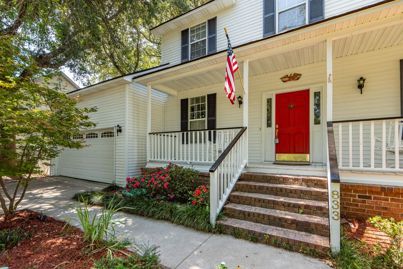 833 Harbor Pl Dr, Charleston, SC 29412