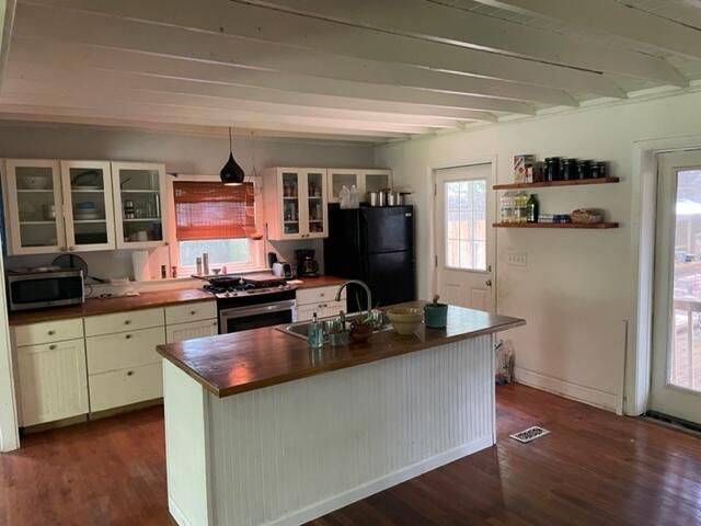 1715 River Front Dr, Charleston, SC 29407