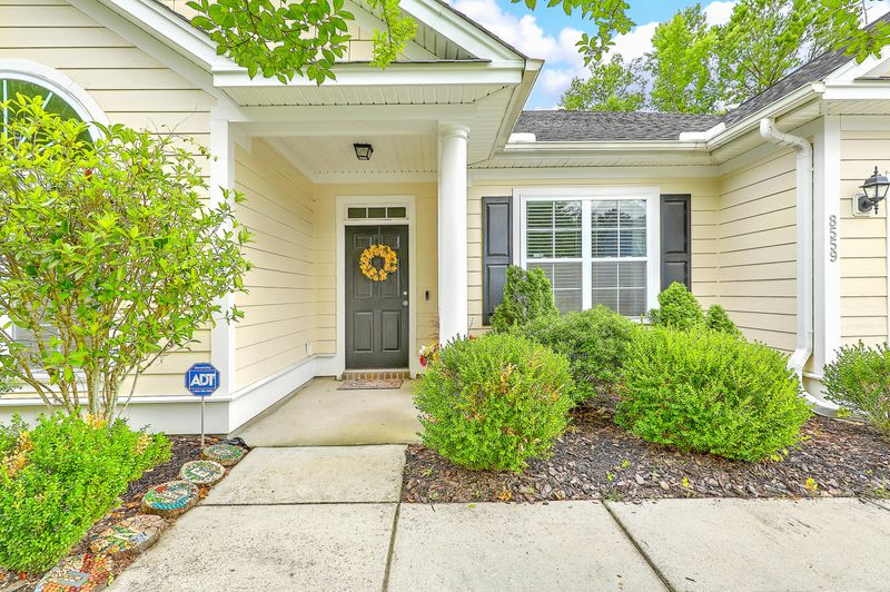 8559 Royal Palms Ln, North Charleston, SC 29420