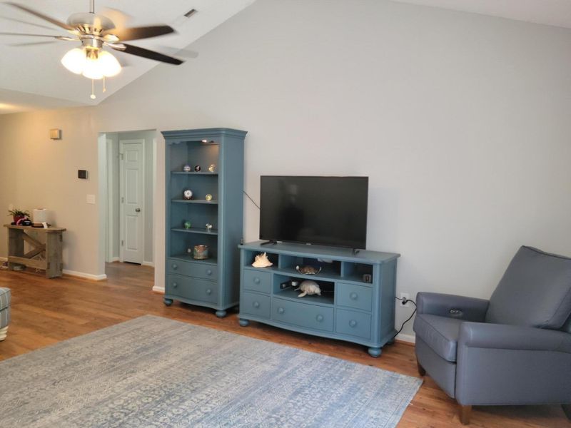 5086 Thornton Dr, Summerville, SC 29485
