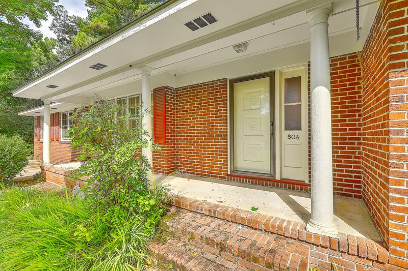 804 N Hickory St, Summerville, SC 29483