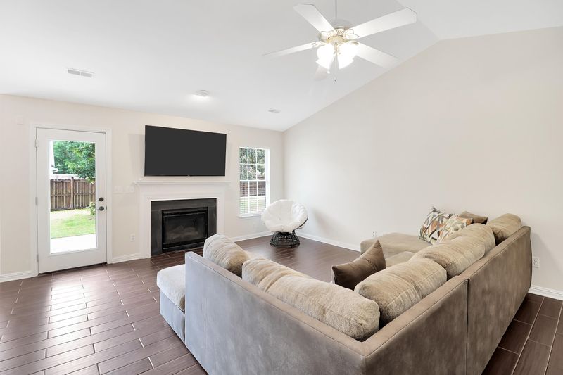1308 Lantern Rd, Summerville, SC 29486
