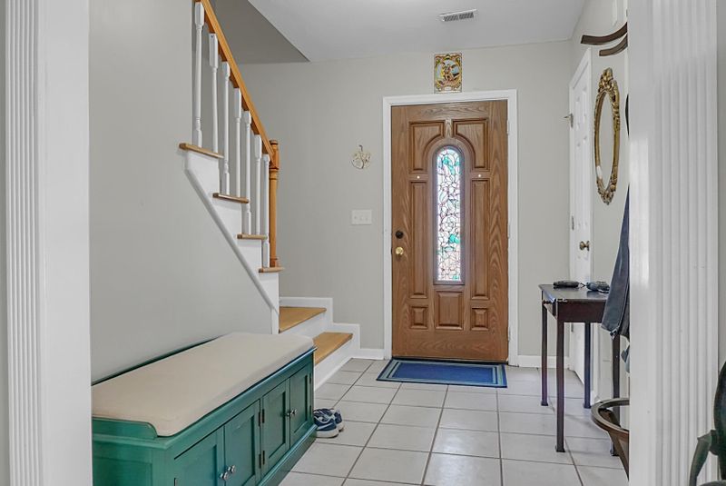 112 Nottingham Ct, Summerville, SC 29485