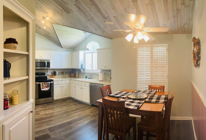 2293 Oxon Hill Ct, North Charleston, SC 29406