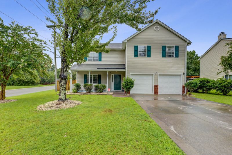 2445 Melville Rd, North Charleston, SC 29406