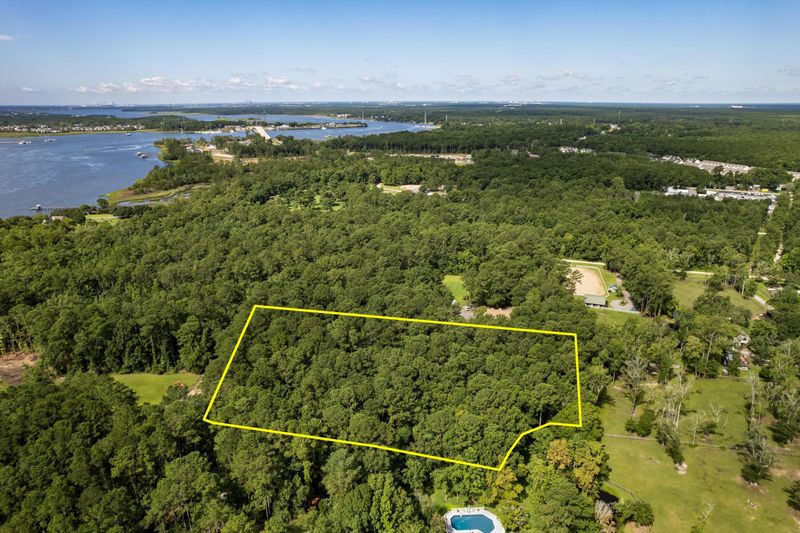 830 Yaupon Dr, Charleston, SC 29492