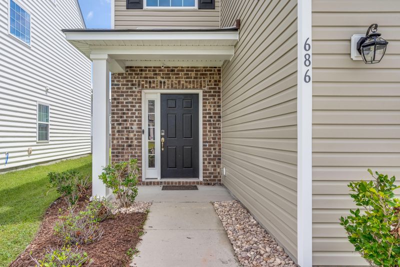 686 Silver Moss Dr, Moncks Corner, SC 29461