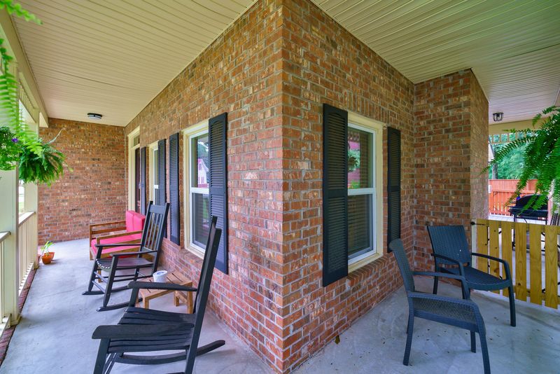 100 Glasgow Cir, Summerville, SC 29483