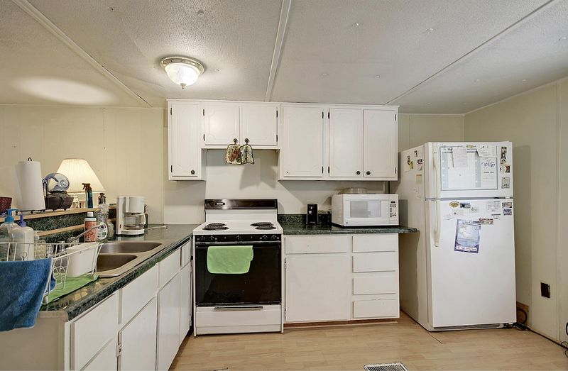 155 Mordeesea Ln, Saint Stephen, SC 29479