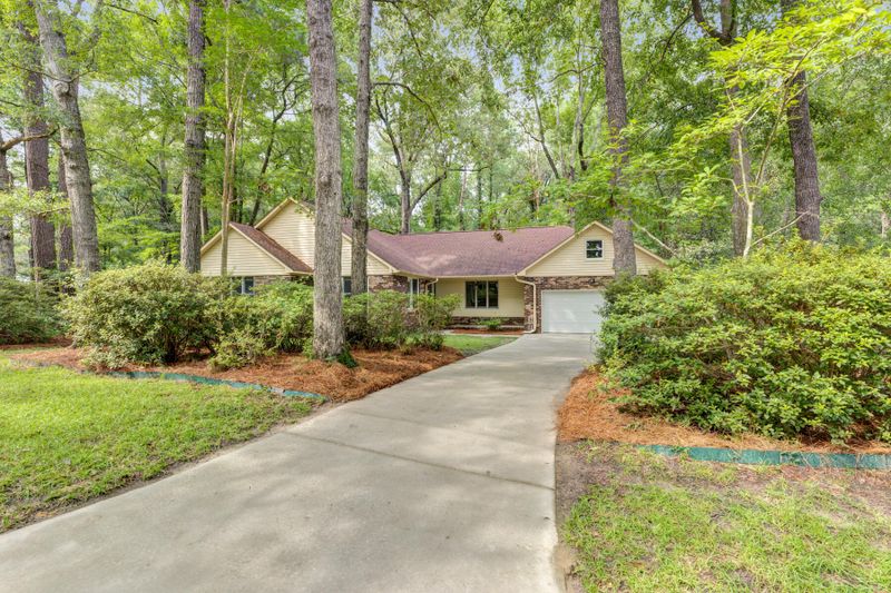 102 Colony Ct, Summerville, SC 29485