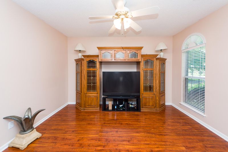 8514 Long Meadow Dr, North Charleston, SC 29420