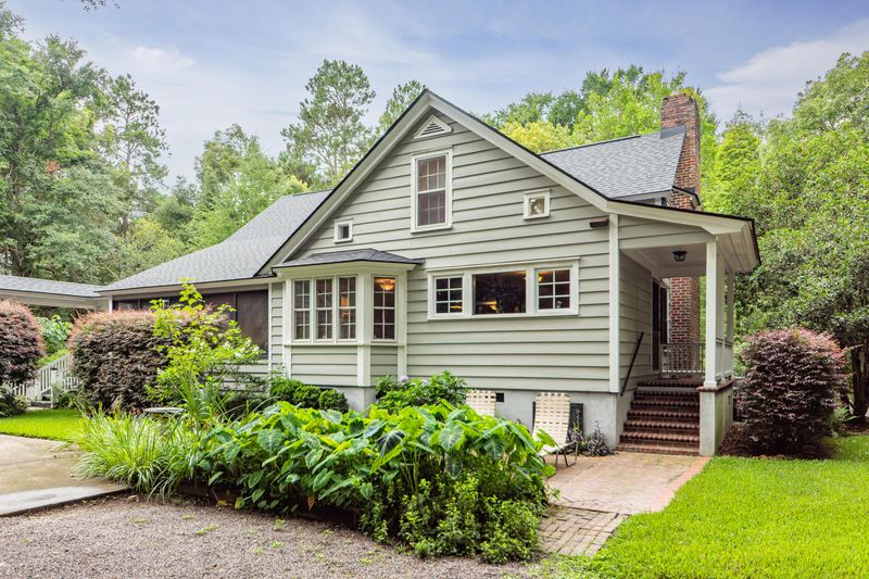 211 W Carolina Ave, Summerville, SC 29483