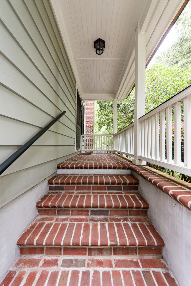 211 W Carolina Ave, Summerville, SC 29483