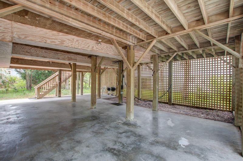 2207 Seabrook St, Edisto Beach, SC 29438