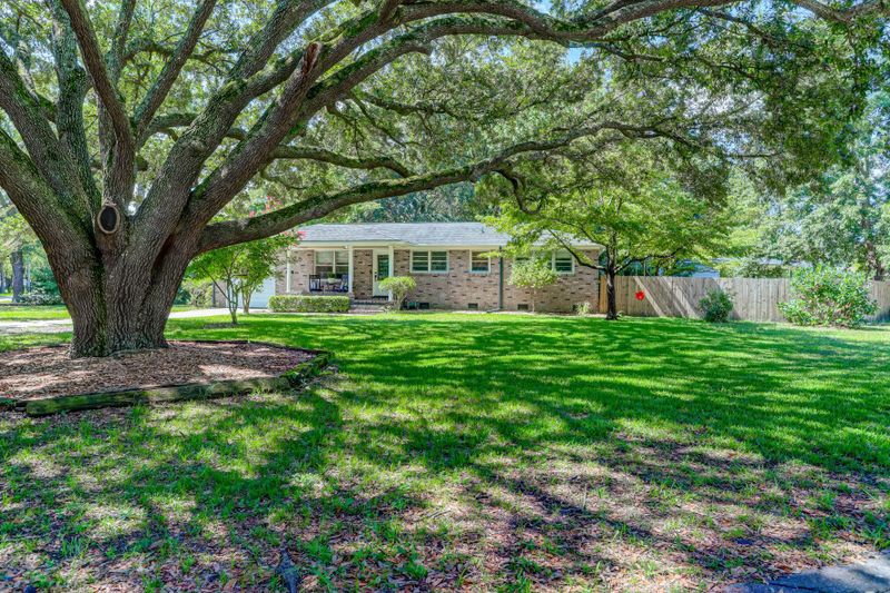 1346 Memory Ln, Charleston, SC 29407