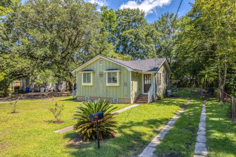 2702 Decatur St, North Charleston, SC 29405