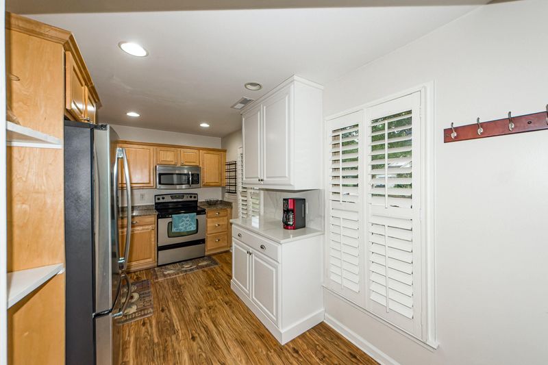 1049 Provincial Cir #B, Mount Pleasant, SC 29464