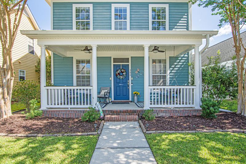 306 Foxglove Ave, Summerville, SC 29483