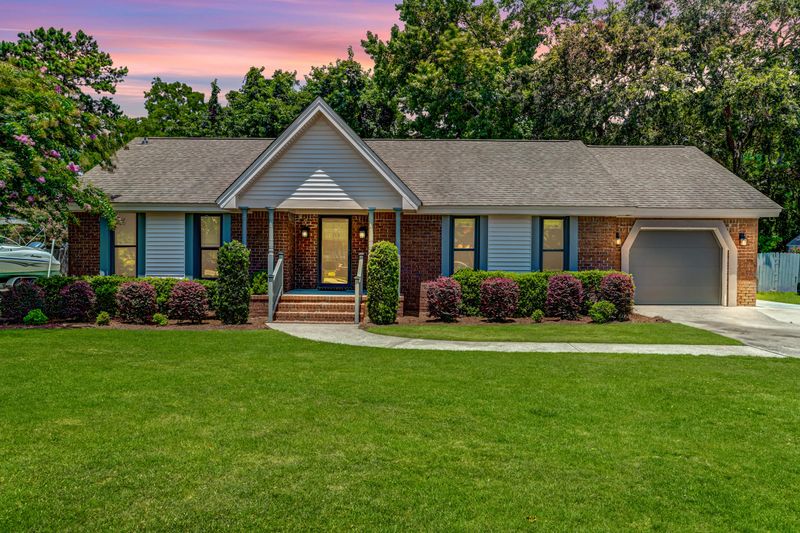 916 Ravenswood Dr, Charleston, SC 29412
