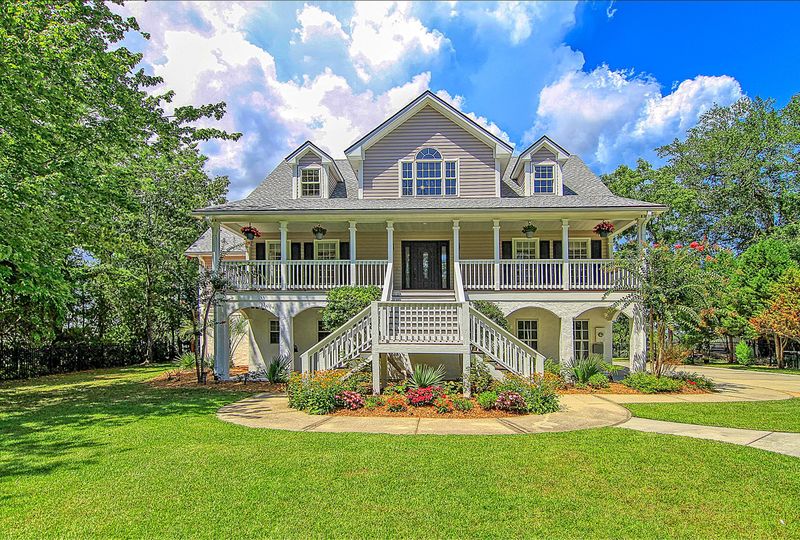 450 Commonwealth Rd, Mount Pleasant, SC 29466
