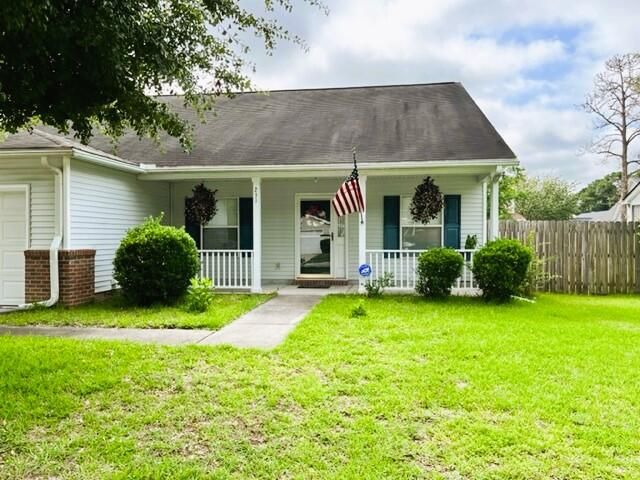 231 Ponderosa Dr, Ladson, SC 29456