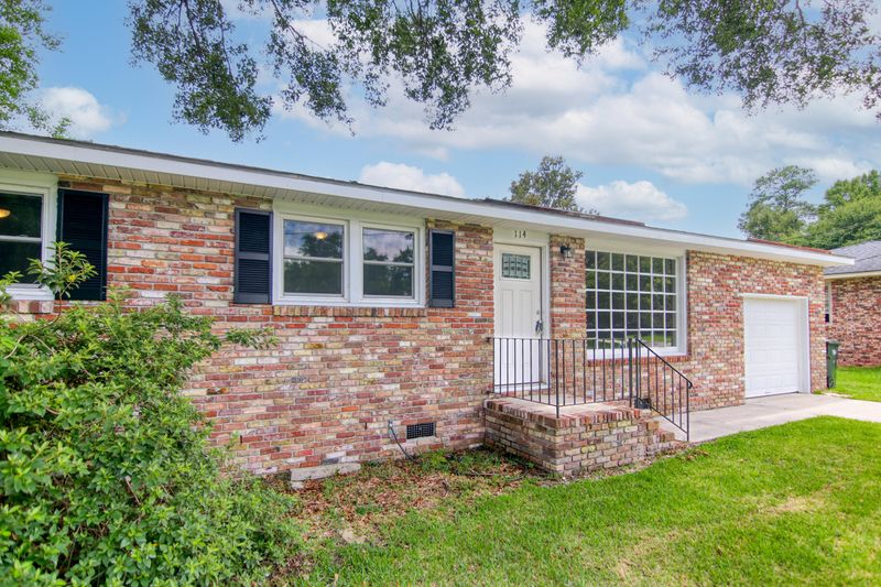 114 Edmund Rd, Goose Creek, SC 29445