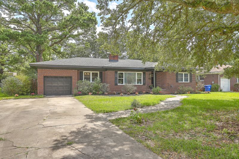 1102 Lango Ave, Charleston, SC 29407