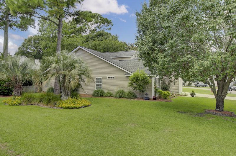 2529 Palmetto Hall Blvd, Mount Pleasant, SC 29466