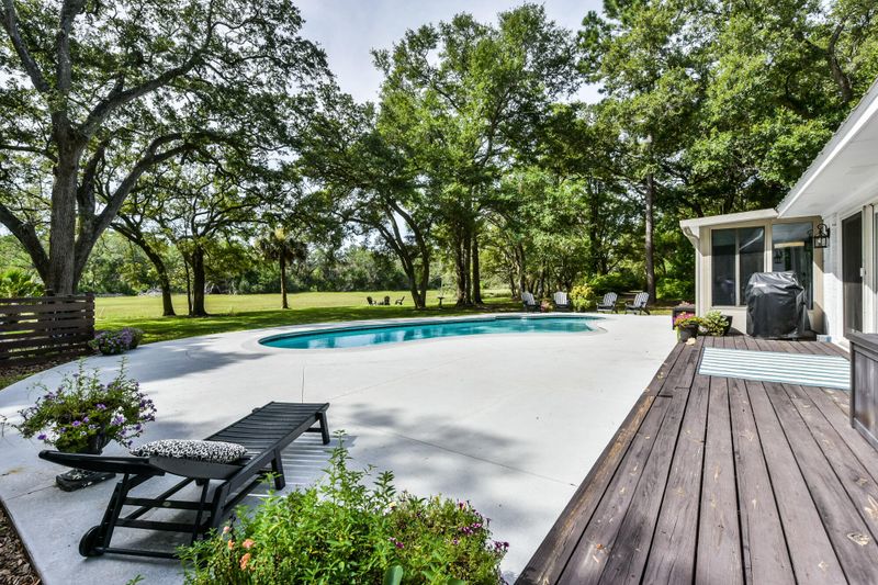 2668 Cherry Point Rd, Wadmalaw Island, SC 29487