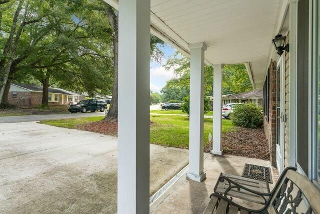 220 Barshay Dr, Summerville, SC 29483