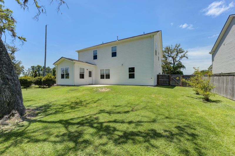 200 Devonshire Dr, Moncks Corner, SC 29461