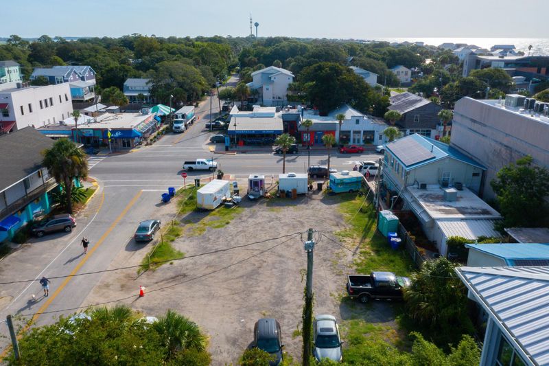 103 W Erie Ave, Folly Beach, SC 29439