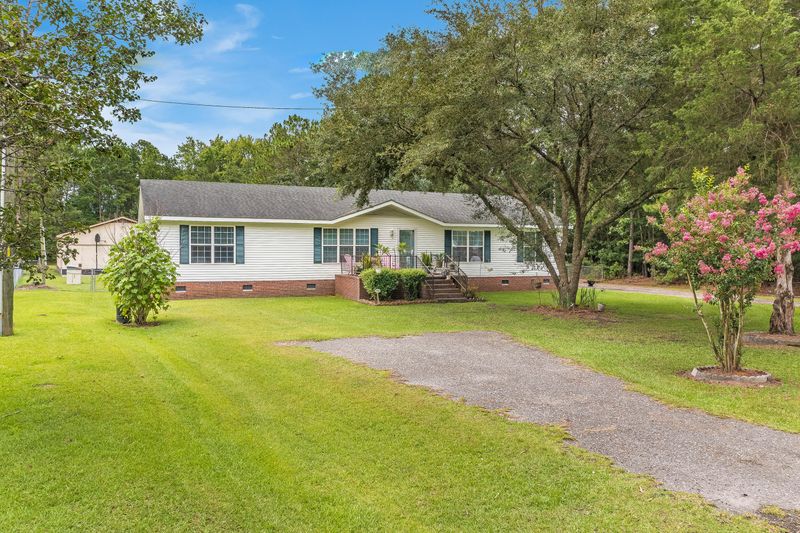 110 Elrod Dr, Goose Creek, SC 29445