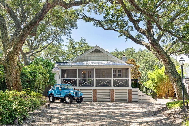 1207 Oak Harbor Blvd, Isle Of Palms, SC 29451