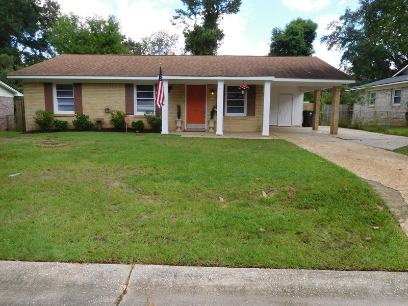 107 Millburn Ave, Goose Creek, SC 29445